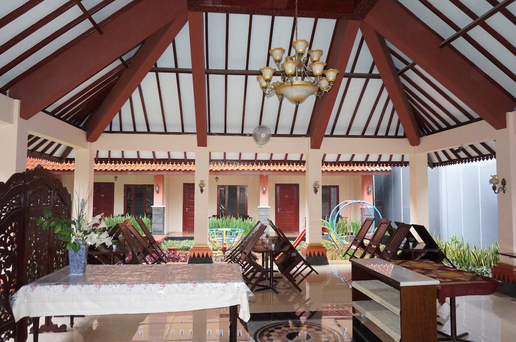 3C Familia Residence Jogjakarta Buitenkant foto