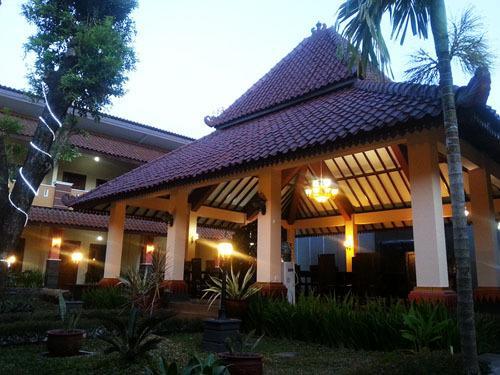 3C Familia Residence Jogjakarta Buitenkant foto